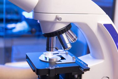 tıbbi konsültasyon veren jinekolog