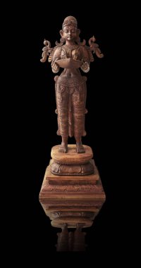 Bir dua salonunda Zen heykel. 