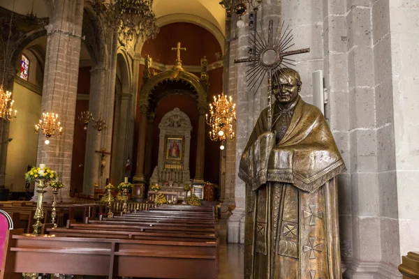 Bazylika Matki Bożej z Guadalupe, wnętrza. — Zdjęcie stockowe