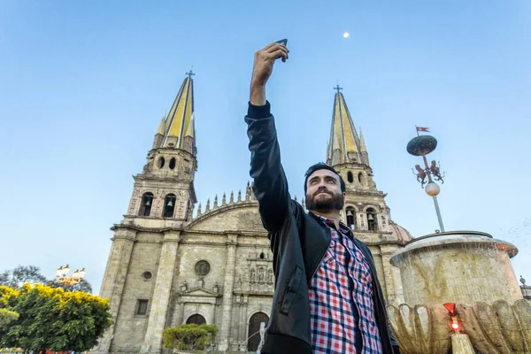 Şehrin Guadalajara Katedrali. Selfie. — Stok fotoğraf