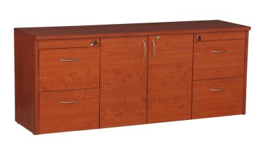 Beyaz arka planda ofis mobilyası.