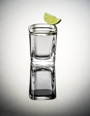 Tekila limon ile vurdu