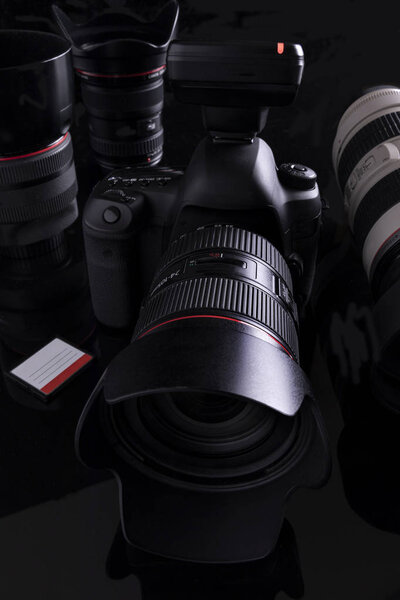 Фотоаппаратура, фотоаппаратура, линзы и аксессуары
.