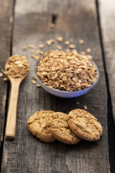 Tam tahıllı yulaf ezmesi ile çerezler.