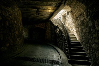 Guanajuato, Meksika. Eskilerin sokak manzarası.