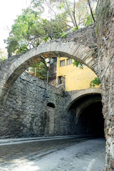 Guanajuato, Meksika. Eskilerin sokak manzarası. — Stok fotoğraf