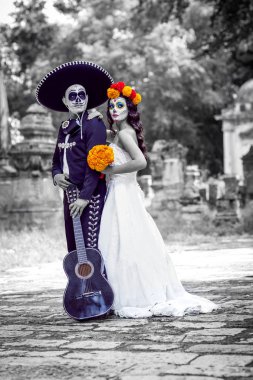 Catrin y catrina en cementerio. 