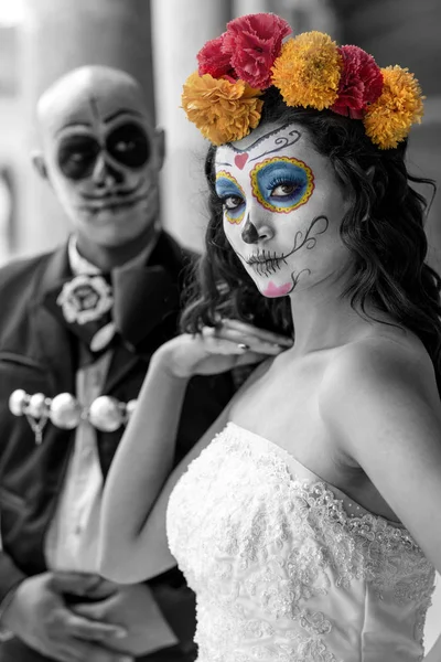 Catrin y catrina en cementerio. — Stock fotografie