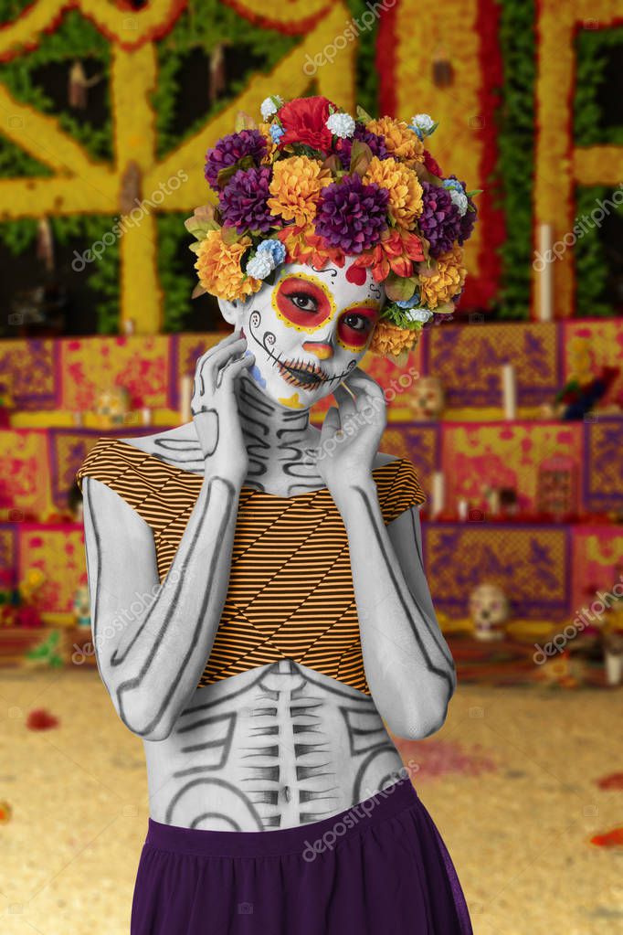 Maquillaje Mujer mexicana joven con traje típico — Foto