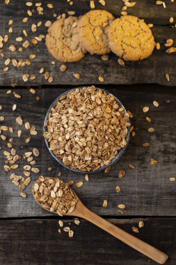 Tam tahıllı yulaf ezmesi ile çerezler.