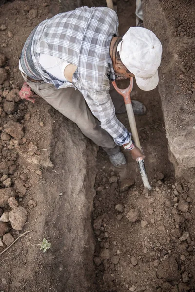 Detalle de los hombres trabajando en la construcción —  Fotos de Stock