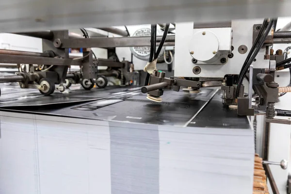 胶印机在生产过程中的关闭 — 图库照片