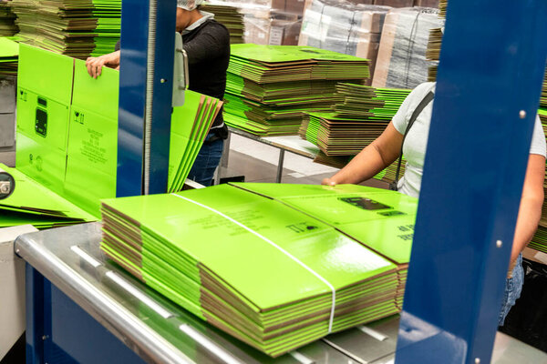 Закрытие офсетной печатной машины во время производства