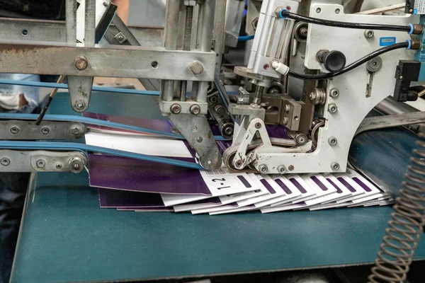 Primer Plano Una Máquina Impresión Offset Durante Producción —  Fotos de Stock