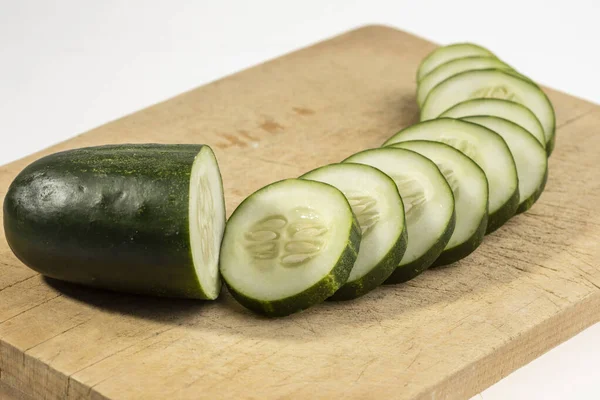 Primer Plano Delicioso Pepino Sobre Fondo Blanco — Foto de Stock