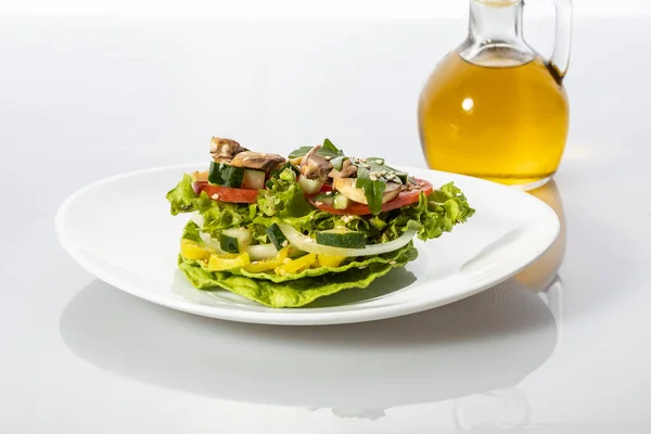 Nahaufnahme Eines Vegetarischen Toastes Mit Verschiedenen Gemüsearten — Stockfoto