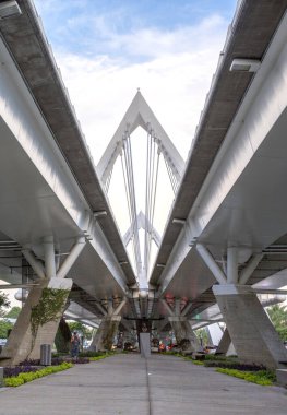 Matute Remus Köprüsü. Guadalajara, Jalisco, Meksika 'nın mimari ve anıtları. Gündüz çekimleri.