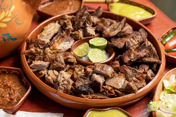 Heerlijk Gegrilde Rosbief Schaap Met Schapen Met Tortilla Saus Salades — Stockfoto