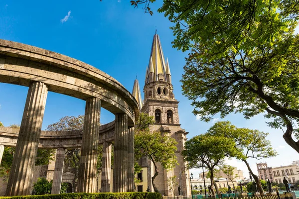 大都会大教堂墨西哥哈利斯科州瓜达拉哈拉市的建筑和纪念碑 白天拍摄 — 图库照片