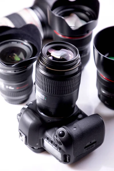 Professional Photographic Equipment Digital Camera Lenses Accessories Dark Atmosphere — Stock Photo, Image