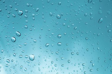 Üstünde belgili tanımlık cam cam damla