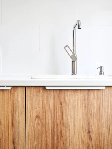 Modern Whit mutfak iç dekorasyonunun ayrıntıları