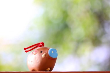 Geleneksel Japon seramik Bell domuz yıl için 