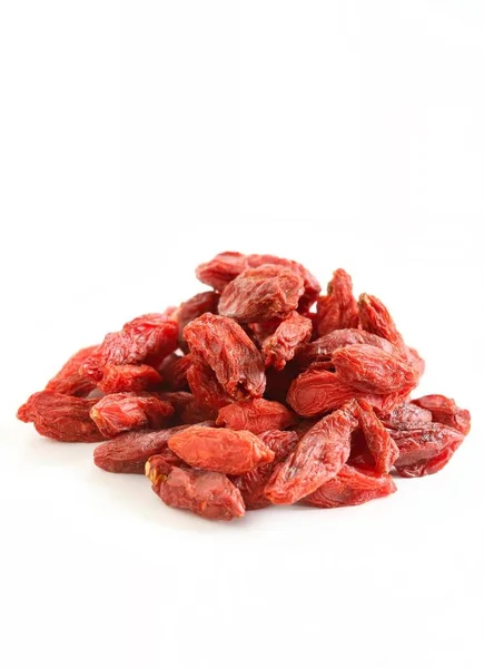 Bayas Goji Secas Sobre Fondo Blanco — Foto de Stock