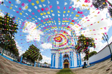 Girişinde bir Kilisesi, San Cristobal de las Casas, Mexico tüller.