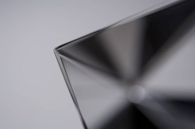 Işık ve karanlık şekiller ve çizgiler ile arka plan. Optik ortamda ışık efektleri fotoğraf. Yumuşak odak.