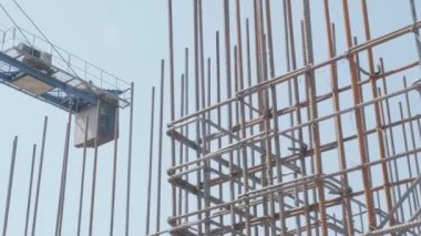 Binanın metal yapısı yapım aşamasında