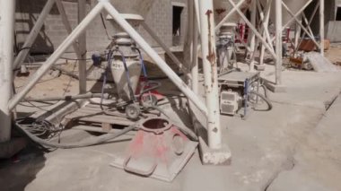 Silo tasarımı inşaat alanında duruyor.