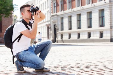 Turist. Tatil boyunca adam