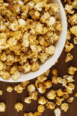 Sinema. Masada nefis patlamış mısır.