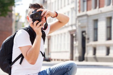 Turist. Tatil boyunca adam