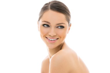 Güzel, çekici, güzel yüzlü bir kadın.