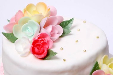 Renkli düğün pastası