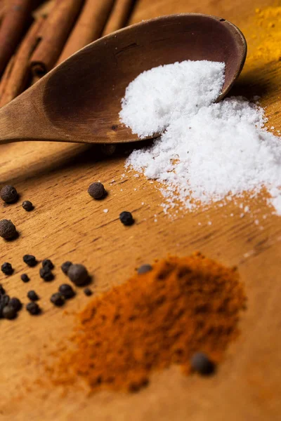 Kruiden Oogsten Van Verschillende Kruiden Tafel — Stockfoto