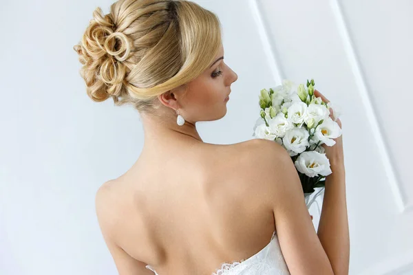 Matrimonio Sposa Attraente Con Bellissimo Bouquet — Foto Stock