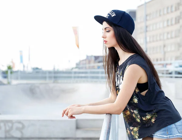 Street Outdoor Attractive Teen Cap — Stock Photo, Image