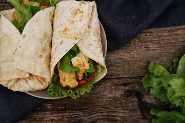 Deliciosa Tortilla Sobre Mesa —  Fotos de Stock