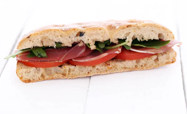 Close Foto Van Een Heerlijke Sandwich Een Witte Achtergrond — Stockfoto