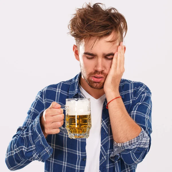 Álcool Problemas Jovem Alcoólico Com Cerveja — Fotografia de Stock