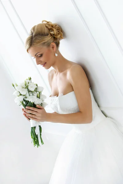 Mariage Jolie Mariée Avec Beau Bouquet — Photo