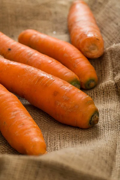 Zanahorias Sobre Fondo Rústico Manta — Foto de Stock