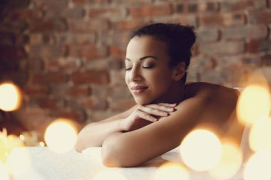 Boş zaman. Kaplıca salonundaki kadın.