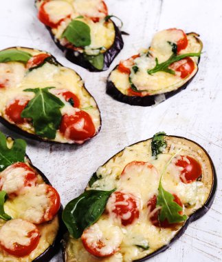 Patlıcandan yapılmış pizza.