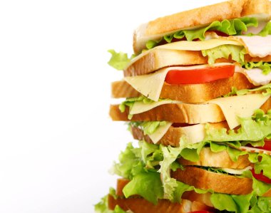 Beyaz arka planda izole edilmiş çok büyük sandviç.