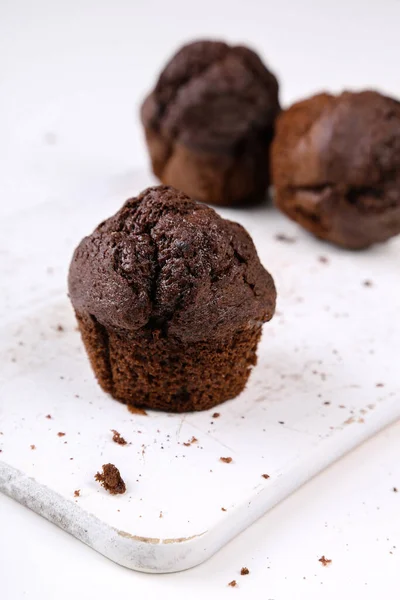 Leckerer Muffin Auf Dem Tisch — Stockfoto