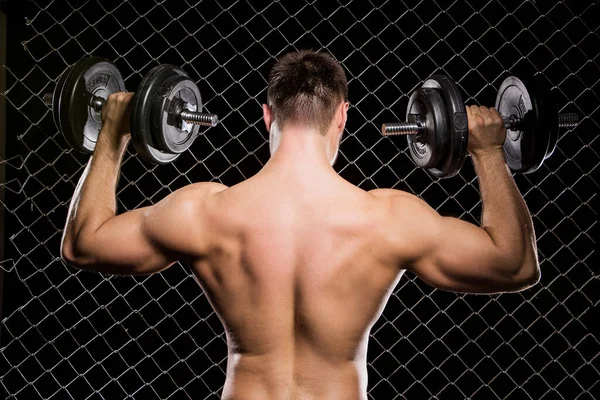 Homem Corpo Perfeito Está Mostrando Seu Corpo Perfeito — Fotografia de Stock